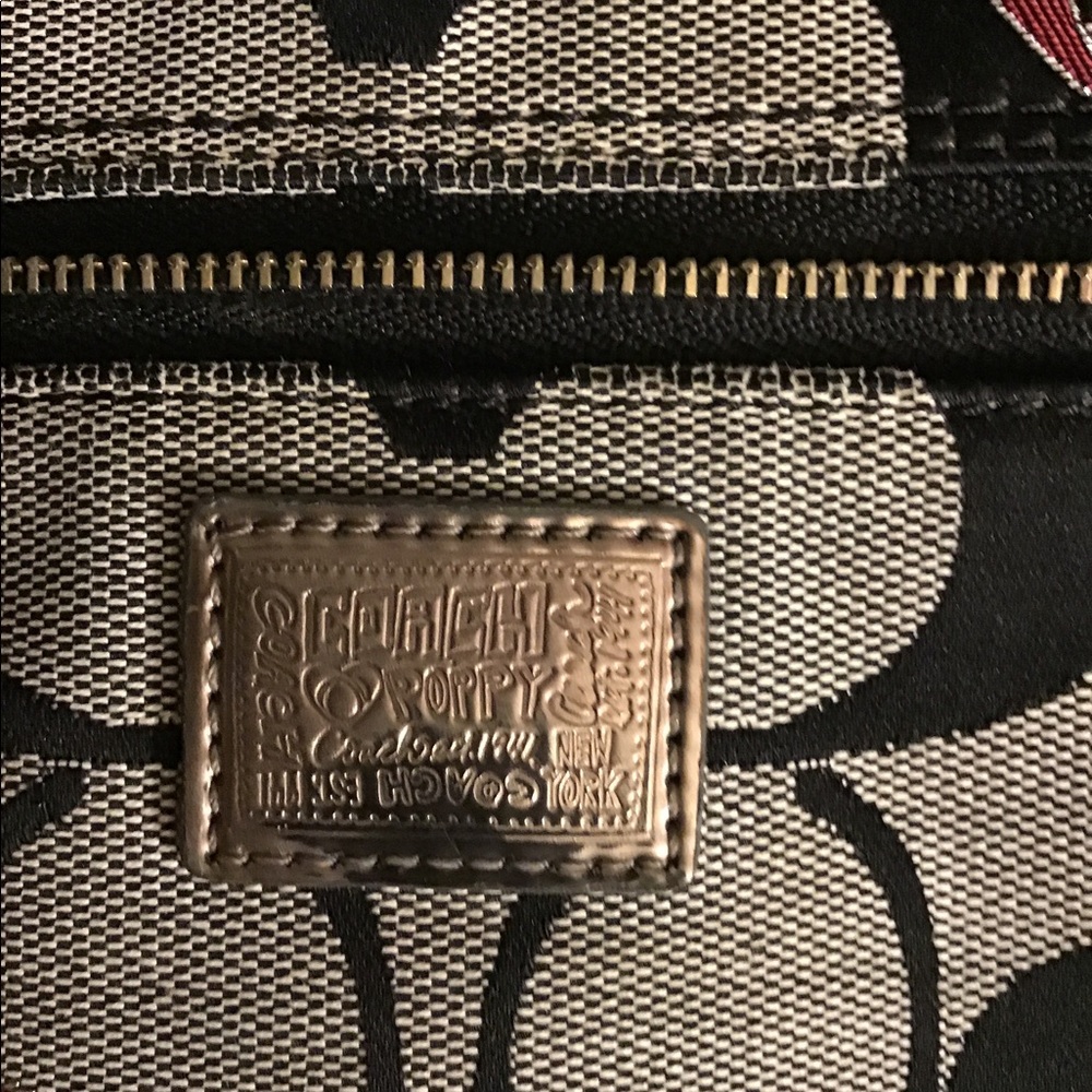 Coach Poppy collection Heart Handbag - Picture 3 of 5